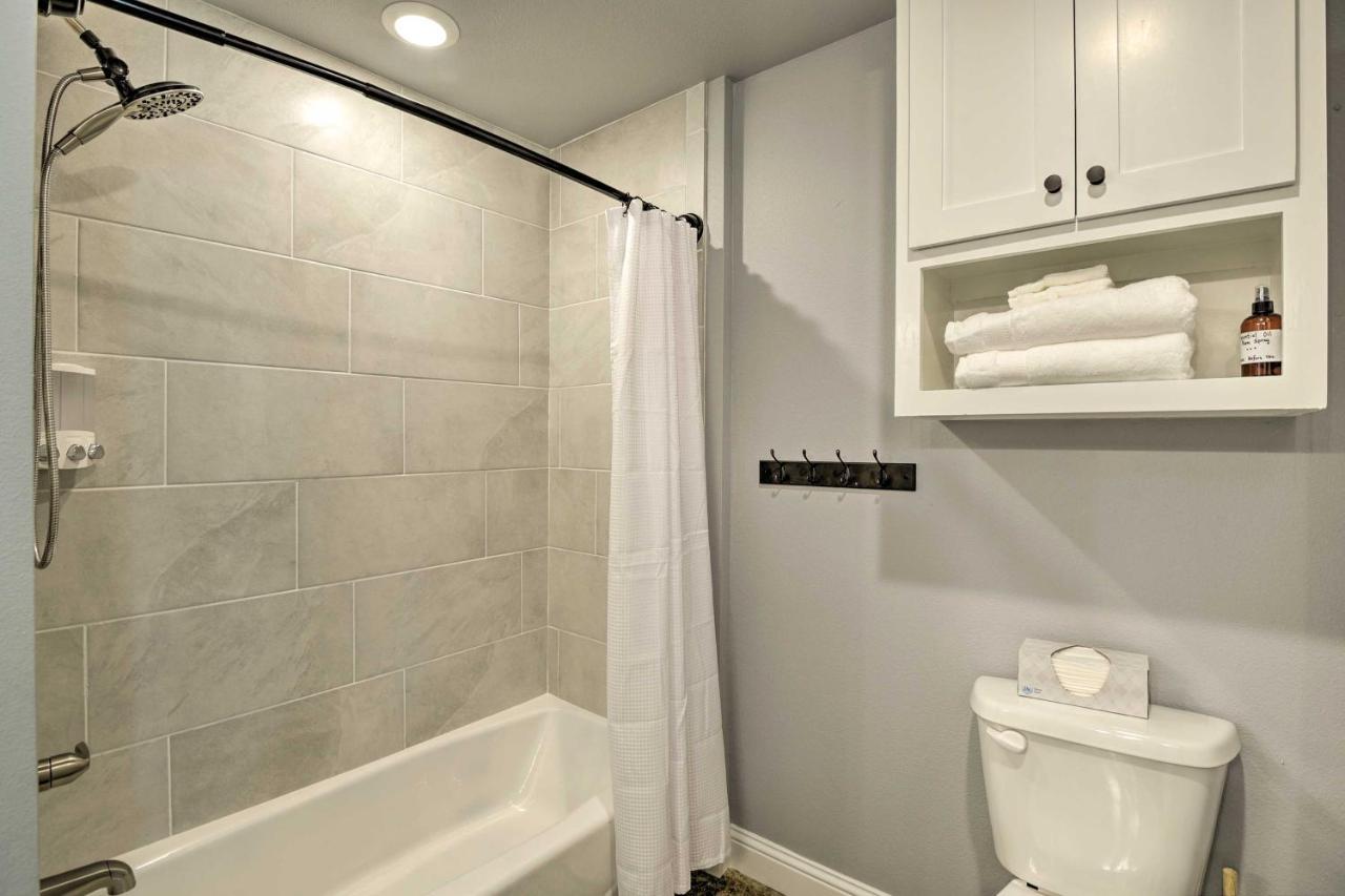 Granbury Home With Hot Tub And Furnished Patio! Екстер'єр фото