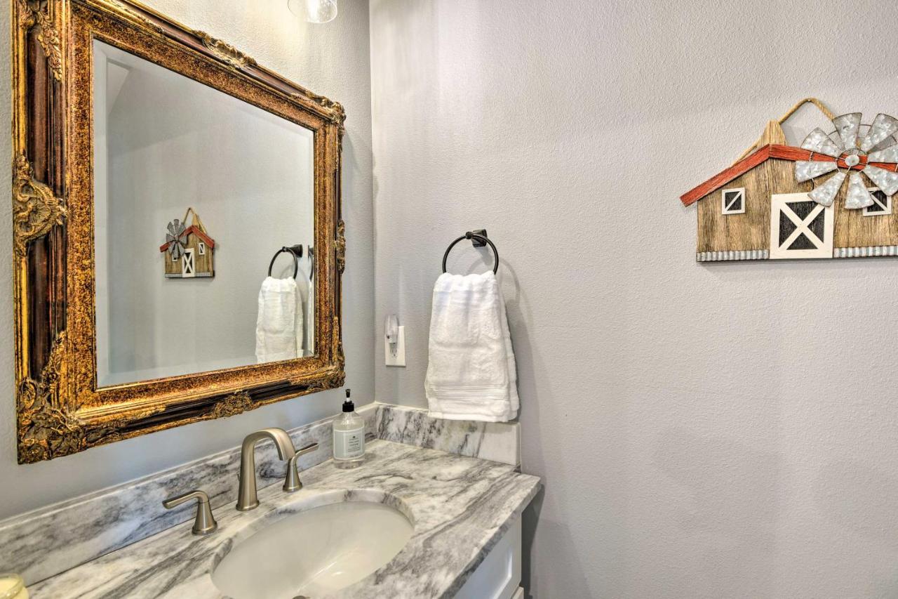 Granbury Home With Hot Tub And Furnished Patio! Екстер'єр фото