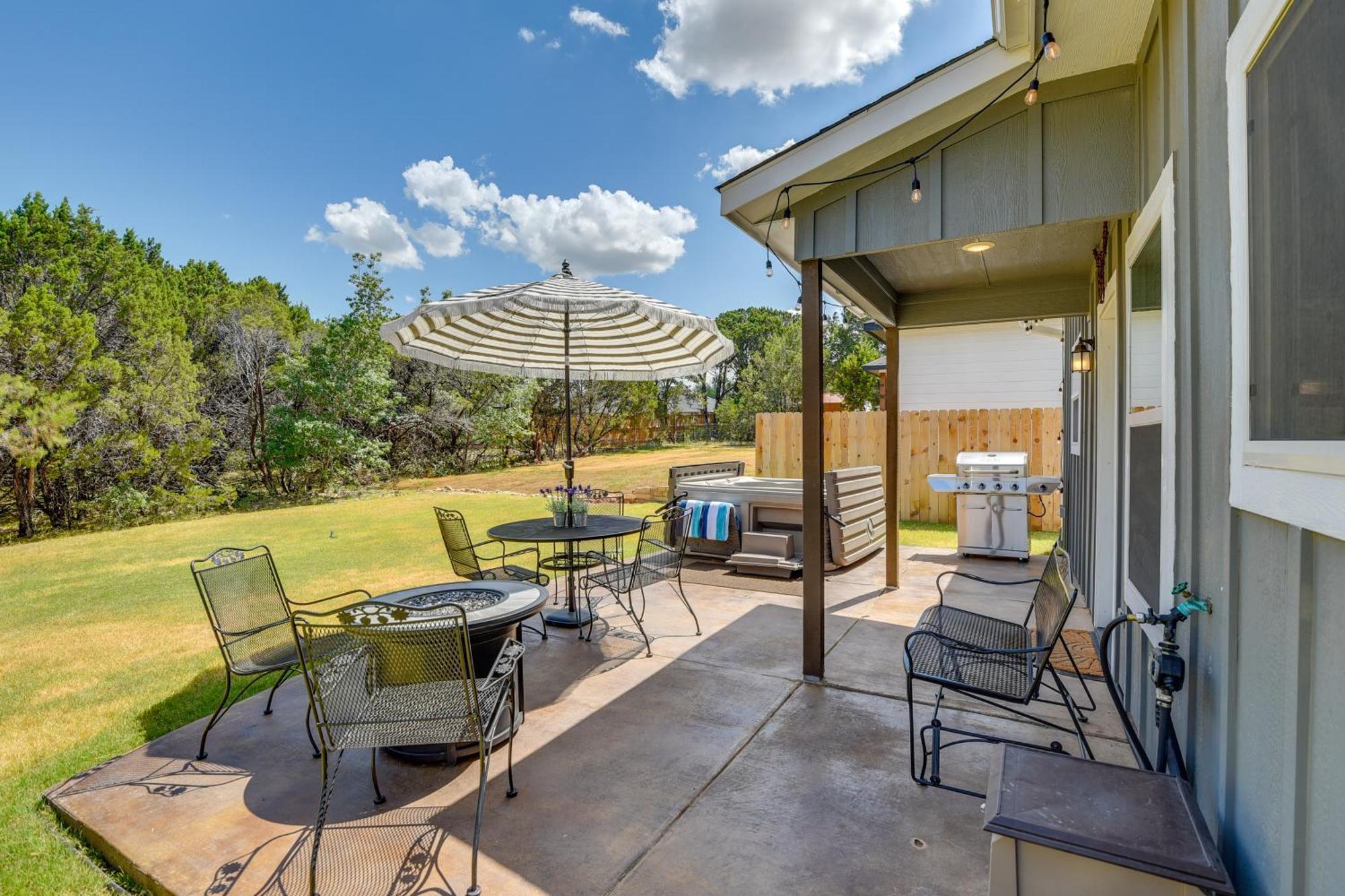 Granbury Home With Hot Tub And Furnished Patio! Екстер'єр фото