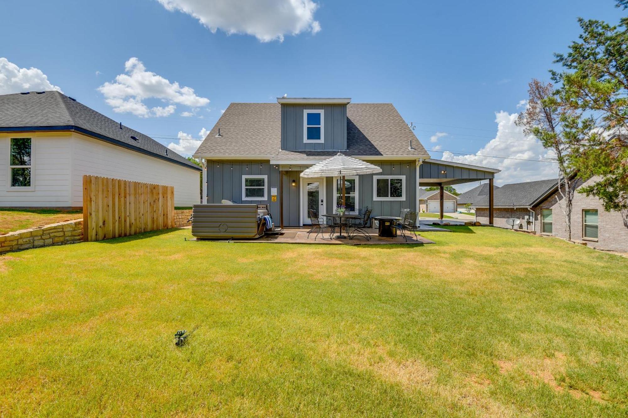 Granbury Home With Hot Tub And Furnished Patio! Екстер'єр фото